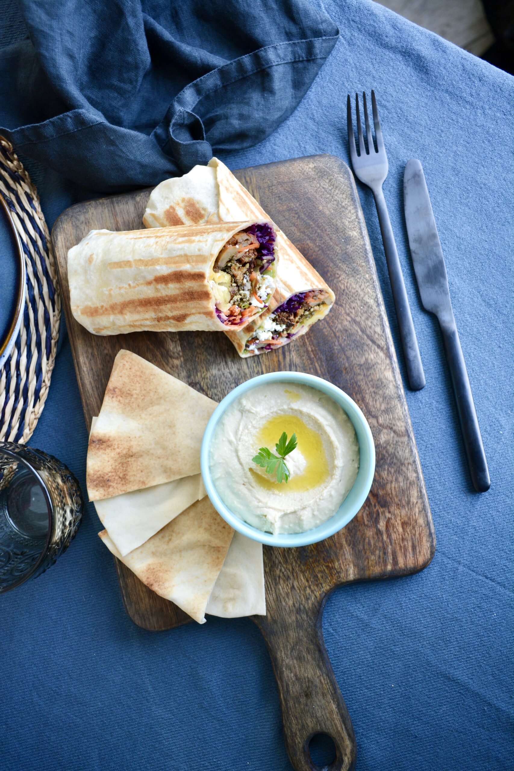 Libshop、レバノン体験 - パリのレバノン料理レストラン - Le Menu phare de chez Libshop : un sandwich signature accompagné d'un mezzé artisanal